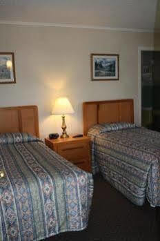 Sunny Hill Resort & Golf Course Greenville Center Экстерьер фото
